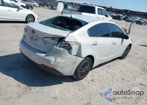 2015 Kia Forte Lx z USA, uszkodzony, nr VIN KNAFK4A61F5358375